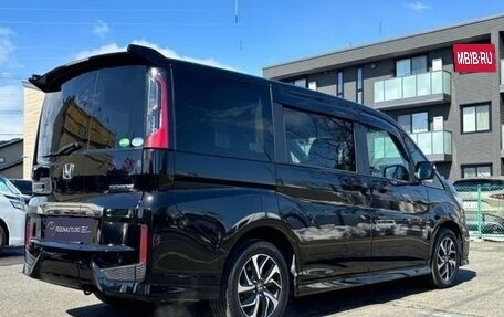 Honda Stepwgn IV, 2021 год, 1 870 000 рублей, 2 фотография