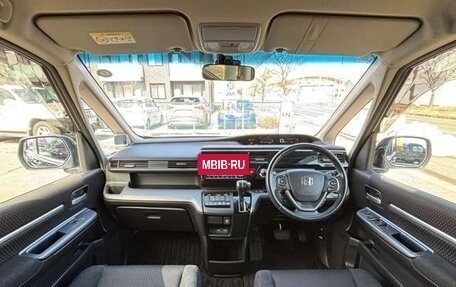 Honda Stepwgn IV, 2021 год, 1 870 000 рублей, 10 фотография