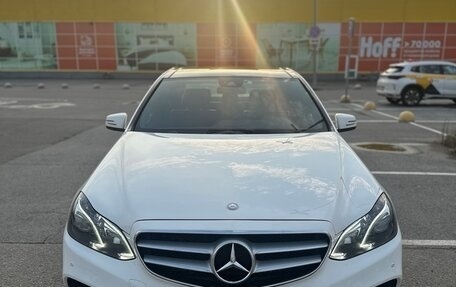 Mercedes-Benz E-Класс, 2015 год, 2 450 000 рублей, 3 фотография
