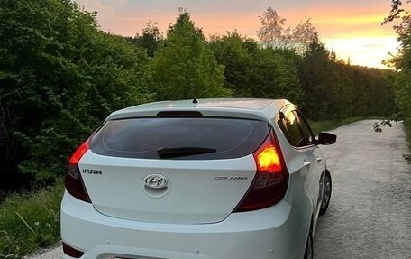 Hyundai Solaris II рестайлинг, 2013 год, 930 000 рублей, 5 фотография
