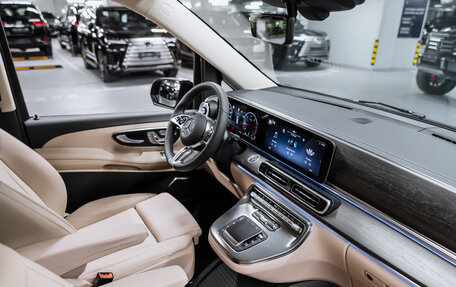Mercedes-Benz V-Класс, 2024 год, 13 990 000 рублей, 9 фотография
