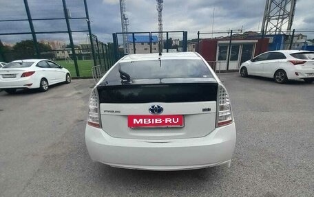 Toyota Prius, 2010 год, 1 080 000 рублей, 6 фотография