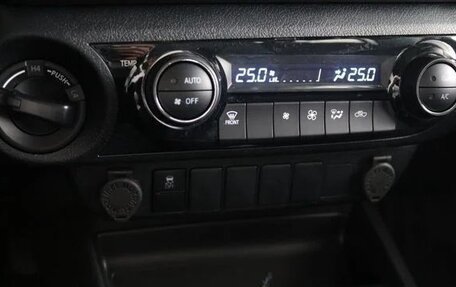 Toyota Hilux VIII, 2025 год, 5 800 000 рублей, 17 фотография