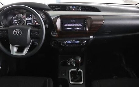 Toyota Hilux VIII, 2025 год, 5 800 000 рублей, 25 фотография