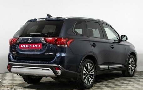 Mitsubishi Outlander III рестайлинг 3, 2018 год, 1 690 700 рублей, 5 фотография