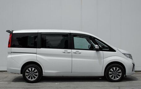 Honda Stepwgn IV, 2020 год, 2 369 000 рублей, 5 фотография