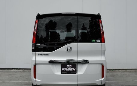 Honda Stepwgn IV, 2020 год, 2 369 000 рублей, 4 фотография