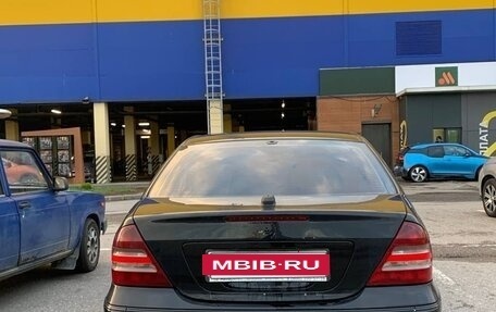 Mercedes-Benz C-Класс, 2005 год, 530 000 рублей, 4 фотография