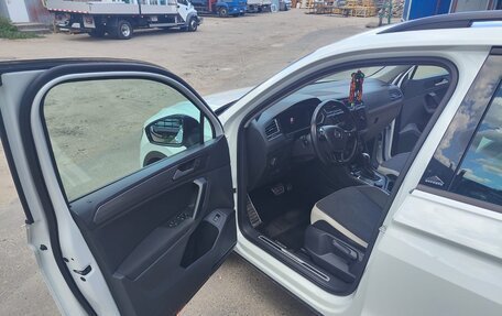 Volkswagen Tiguan II, 2019 год, 2 850 000 рублей, 10 фотография