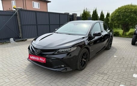 Toyota Camry, 2020 год, 3 680 000 рублей, 10 фотография