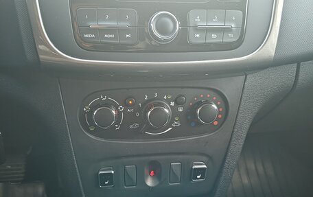 Renault Logan II, 2018 год, 1 175 000 рублей, 6 фотография