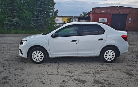Renault Logan II, 2018 год, 1 175 000 рублей, 2 фотография