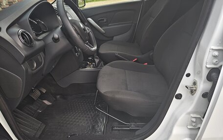 Renault Logan II, 2018 год, 1 175 000 рублей, 12 фотография