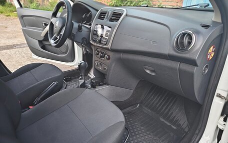 Renault Logan II, 2018 год, 1 175 000 рублей, 17 фотография