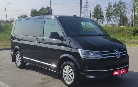 Volkswagen Caravelle T6 рестайлинг, 2017 год, 2 680 000 рублей, 1 фотография