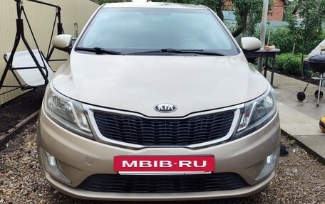 KIA Rio III рестайлинг, 2013 год, 950 000 рублей, 2 фотография