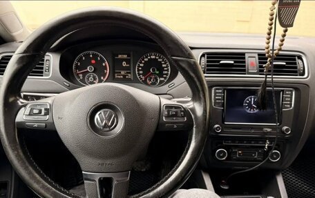 Volkswagen Jetta VI, 2012 год, 890 000 рублей, 2 фотография