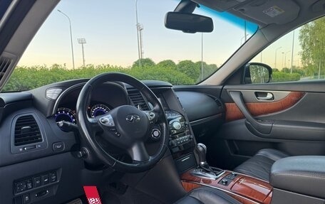 Infiniti QX70, 2016 год, 3 200 000 рублей, 11 фотография