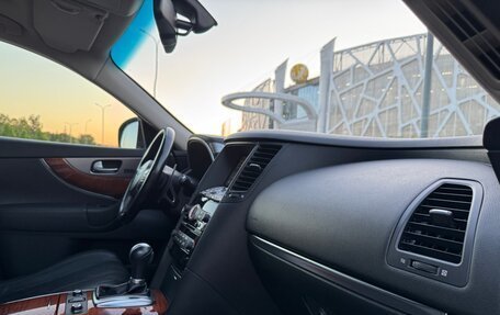 Infiniti QX70, 2016 год, 3 200 000 рублей, 33 фотография