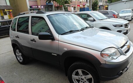 Chevrolet Niva I рестайлинг, 2012 год, 470 000 рублей, 3 фотография