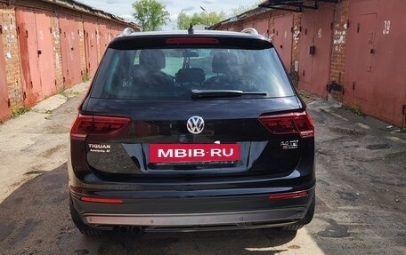 Volkswagen Tiguan II, 2017 год, 2 750 000 рублей, 2 фотография