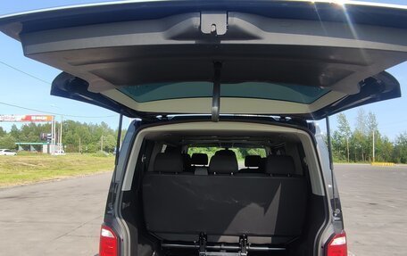 Volkswagen Caravelle T6 рестайлинг, 2017 год, 2 680 000 рублей, 16 фотография