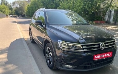 Volkswagen Tiguan II, 2018 год, 2 450 000 рублей, 1 фотография