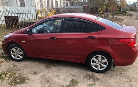 Hyundai Solaris II рестайлинг, 2013 год, 825 000 рублей, 1 фотография