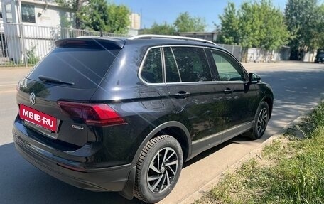 Volkswagen Tiguan II, 2018 год, 2 450 000 рублей, 4 фотография