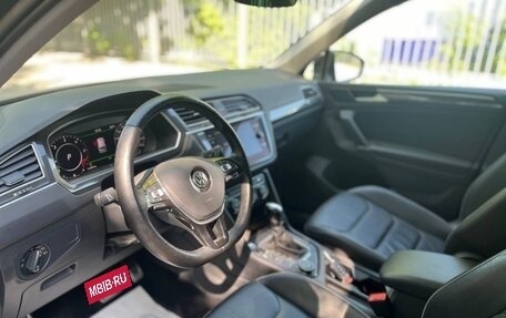 Volkswagen Tiguan II, 2018 год, 2 450 000 рублей, 13 фотография