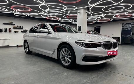 BMW 5 серия, 2019 год, 3 100 000 рублей, 2 фотография