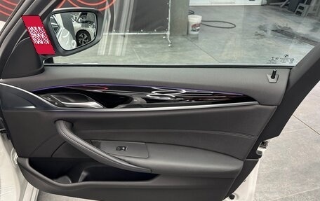 BMW 5 серия, 2019 год, 3 100 000 рублей, 15 фотография