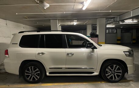 Toyota Land Cruiser 200, 2015 год, 5 200 000 рублей, 2 фотография