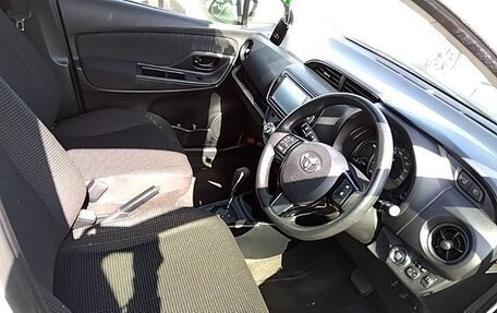 Toyota Vitz, 2019 год, 1 260 000 рублей, 26 фотография