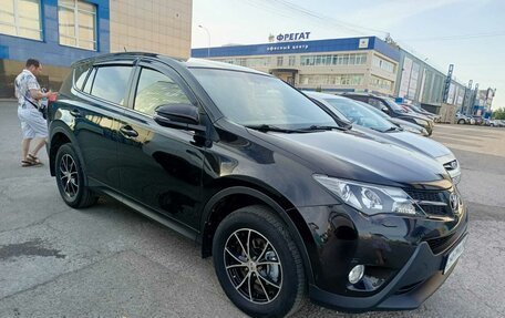Toyota RAV4, 2015 год, 1 950 000 рублей, 2 фотография