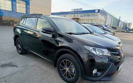 Toyota RAV4, 2015 год, 1 950 000 рублей, 5 фотография