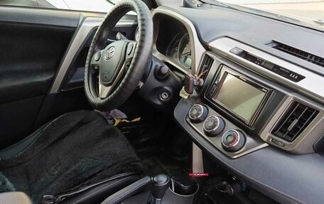 Toyota RAV4, 2015 год, 1 950 000 рублей, 4 фотография