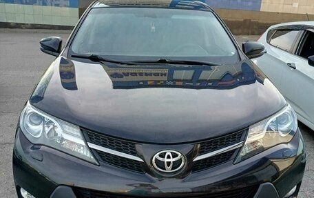 Toyota RAV4, 2015 год, 1 950 000 рублей, 14 фотография