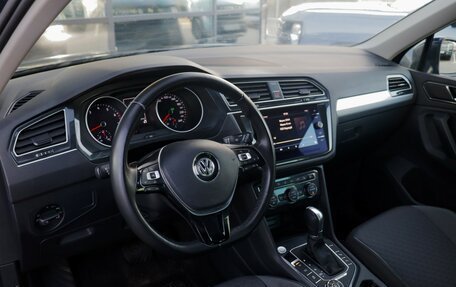 Volkswagen Tiguan II, 2017 год, 1 965 000 рублей, 10 фотография