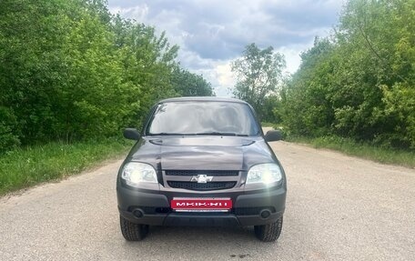 Chevrolet Niva I рестайлинг, 2011 год, 520 000 рублей, 1 фотография