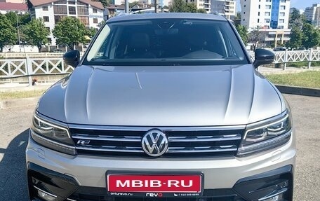 Volkswagen Tiguan II, 2019 год, 3 700 000 рублей, 1 фотография