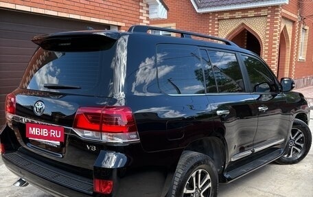 Toyota Land Cruiser 200, 2018 год, 6 700 000 рублей, 3 фотография
