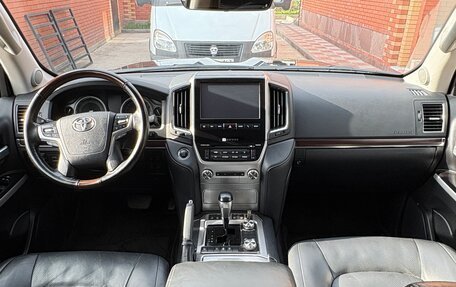 Toyota Land Cruiser 200, 2018 год, 6 700 000 рублей, 19 фотография