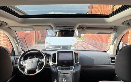 Toyota Land Cruiser 200, 2018 год, 6 700 000 рублей, 18 фотография