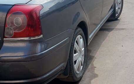 Toyota Avensis III рестайлинг, 2006 год, 875 000 рублей, 2 фотография