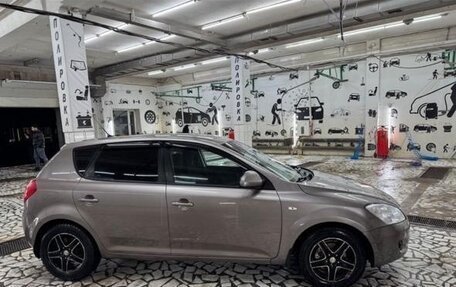 KIA cee'd I рестайлинг, 2009 год, 450 000 рублей, 3 фотография