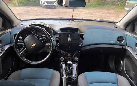 Chevrolet Cruze II, 2011 год, 800 000 рублей, 7 фотография