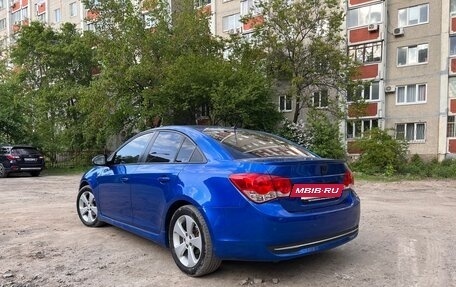 Chevrolet Cruze II, 2011 год, 800 000 рублей, 4 фотография