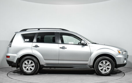 Mitsubishi Outlander III рестайлинг 3, 2011 год, 1 359 000 рублей, 4 фотография