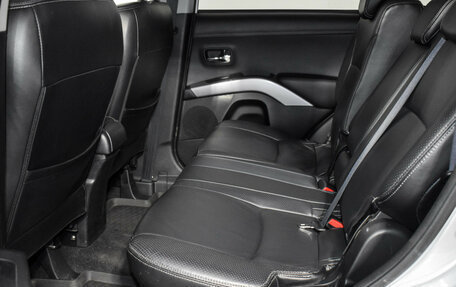 Mitsubishi Outlander III рестайлинг 3, 2011 год, 1 359 000 рублей, 13 фотография
